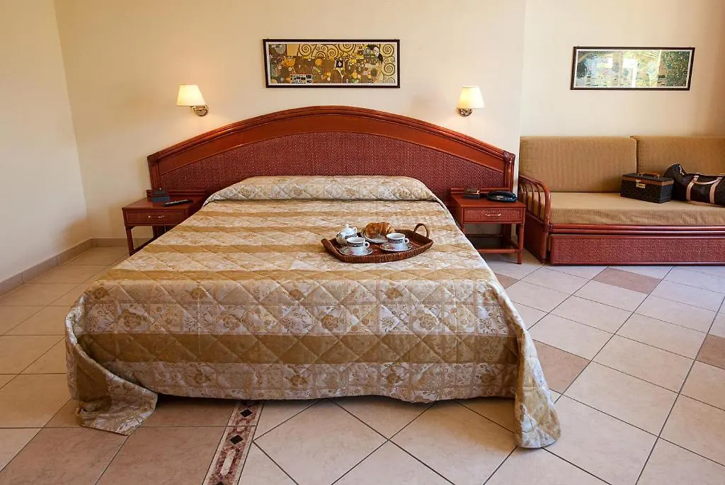 Hotel Parco Delle Cale 普林托迪斯卡利诺